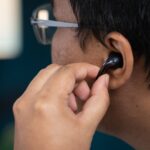 Android noise-cancelling earbuds